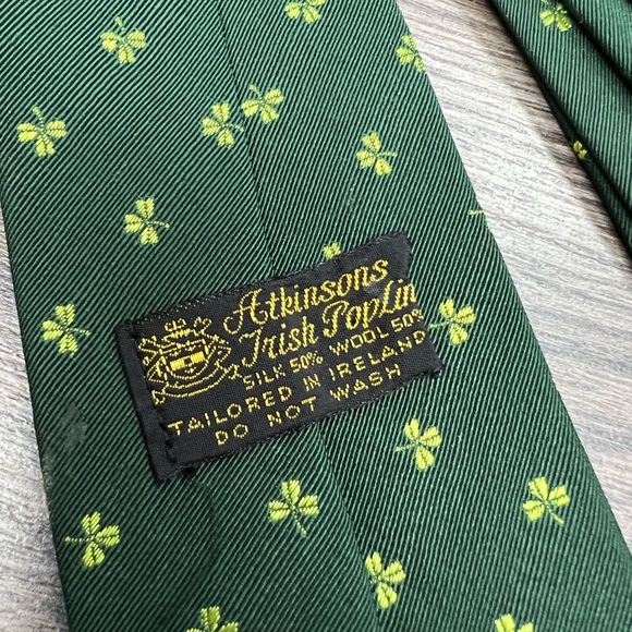 Atkinson’s Irish Poplin Green St. Patrick’s Day Clover Tie - Picture 3 of 5